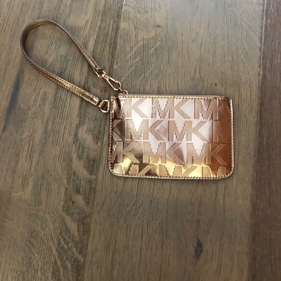 Michael Kors Handbags - Michael Kors Wristlet